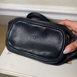 Novin Pebbled Genuine Leather Fanny Pack Waist Belt Bag - GREAT CONDITION!